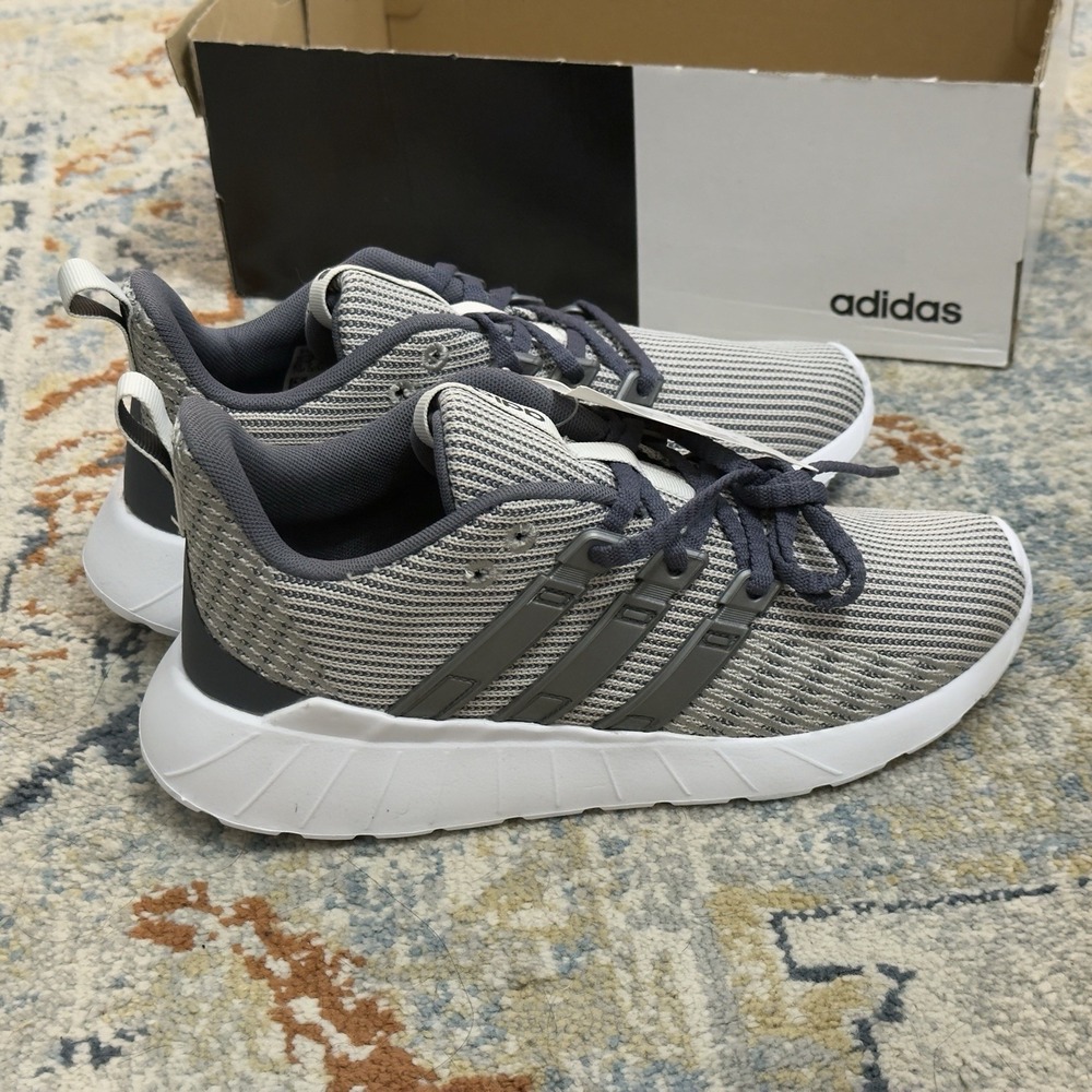 NEW Adidas Women's Size 6.5 Questar Flow Ankle-High Mesh Sneaker‎ Grey EE9543
